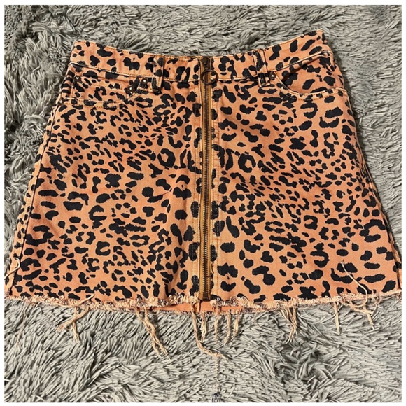Free People We The Free Women's Leopard Print Denim Zip Up Mini Skirt 26 NWT - Picture 4 of 12
